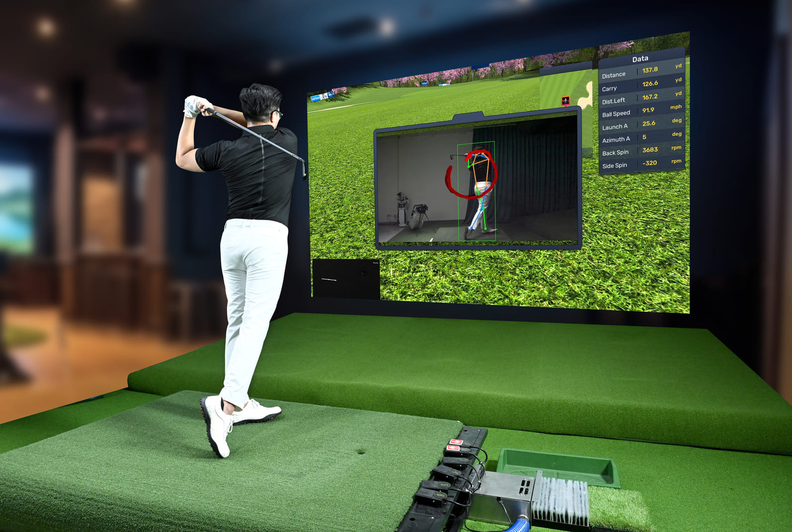 Players can analyze their swing posture and body stance using iGolfPutter.