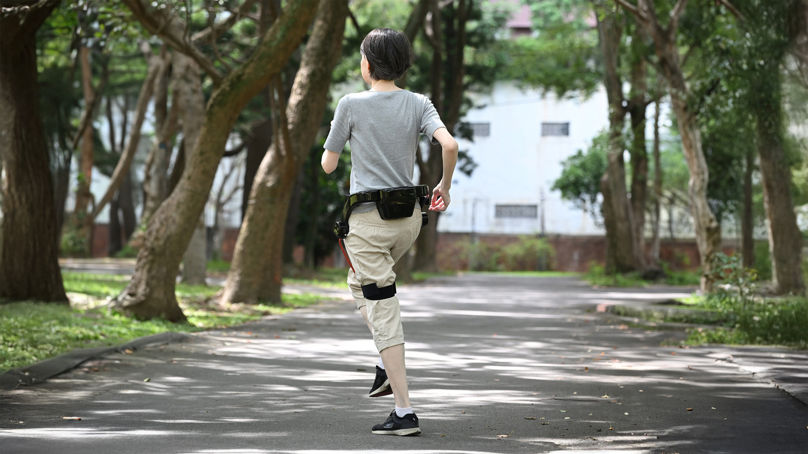  The ultralight design makes it convenient to wear and use in daily life.