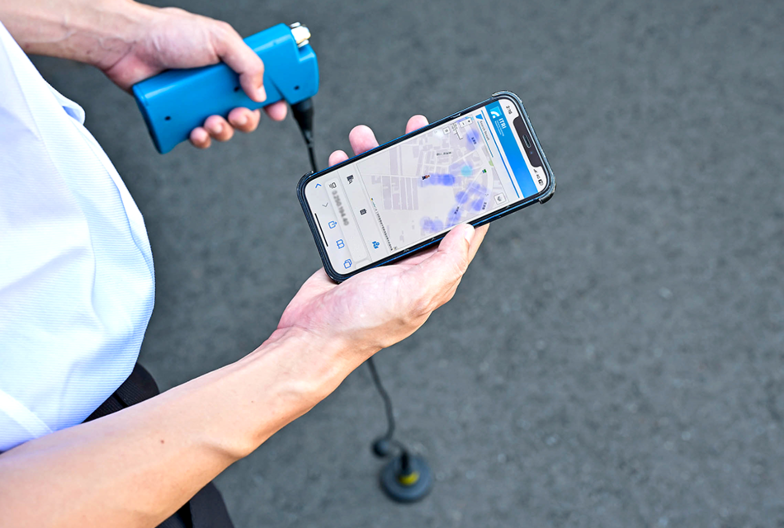 Combined with GPS mapping, Smart Aqua Leak Finder locates leaks in seconds with 98% accuracy.